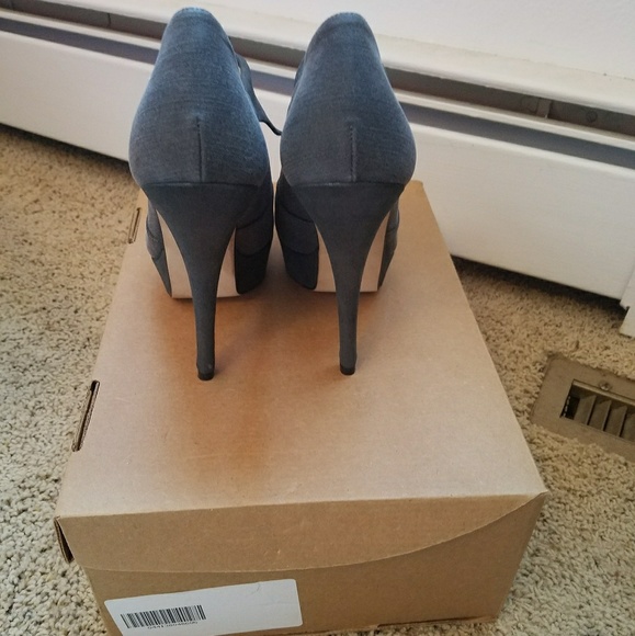 Paige by Terry de Havilland grey peep toe heels - Picture 5 of 7